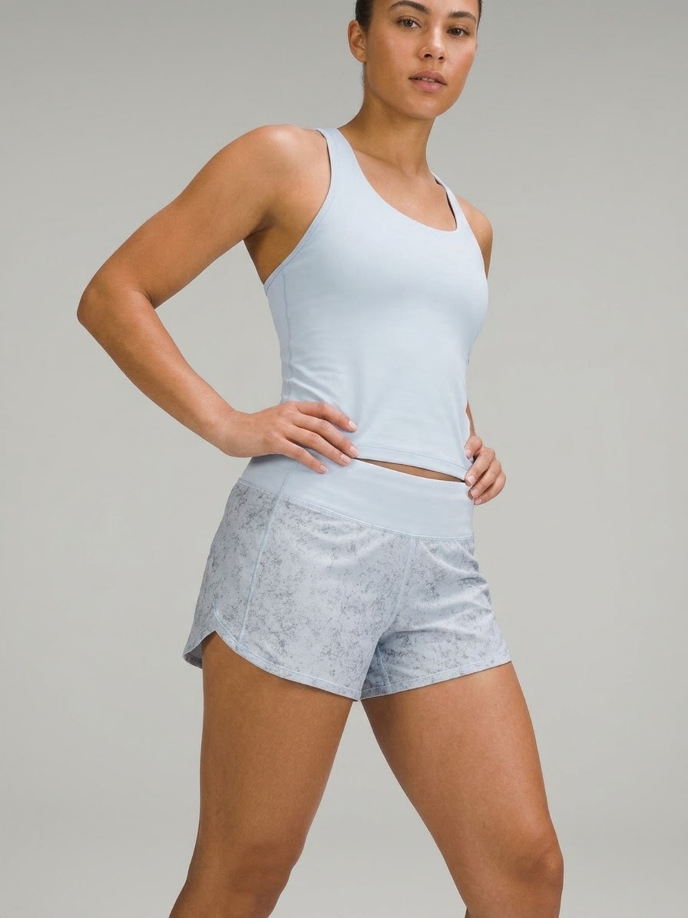 Lululemon Speed Up High-Rise Short 2.5" Size 8 - Atmospheric Purple Multi
